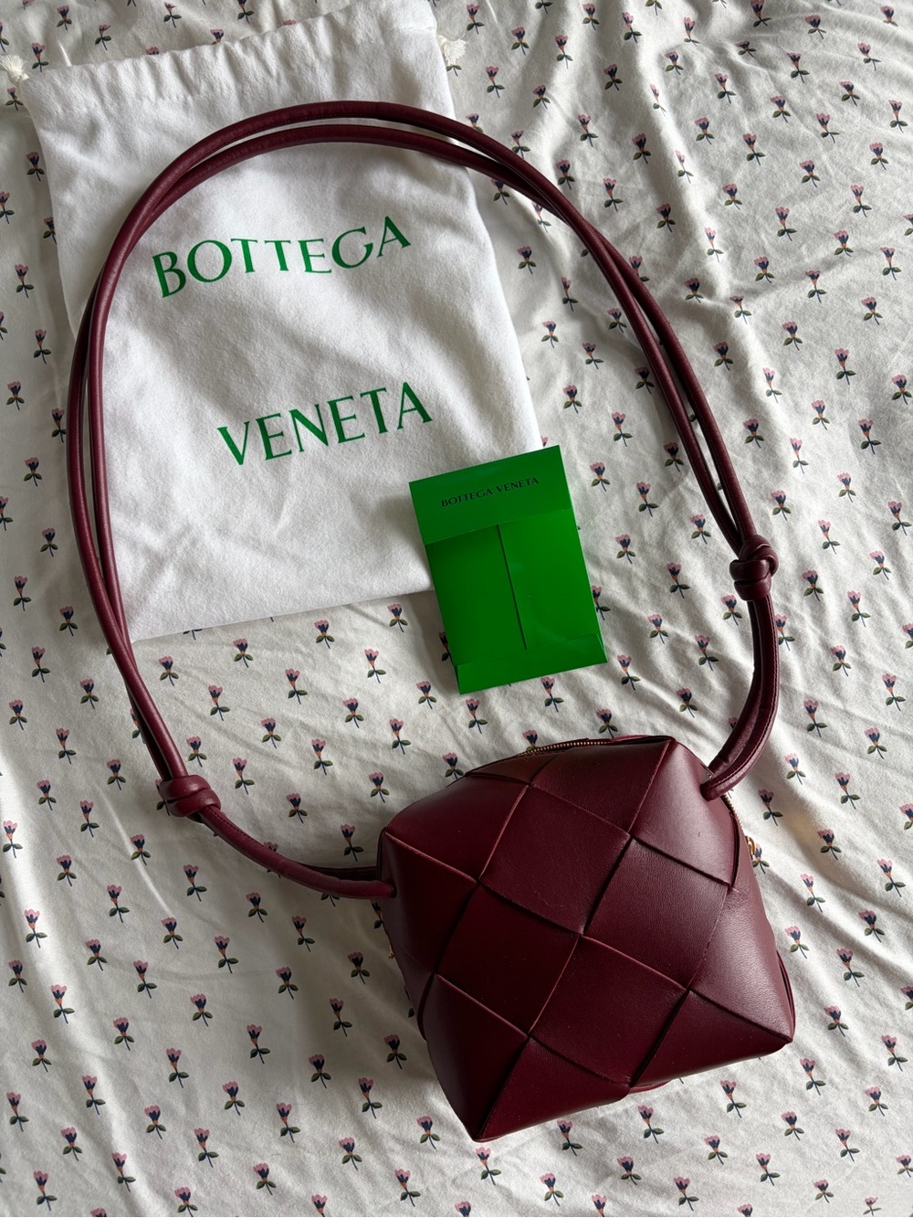 Bottega Veneta mini cassette in barolo